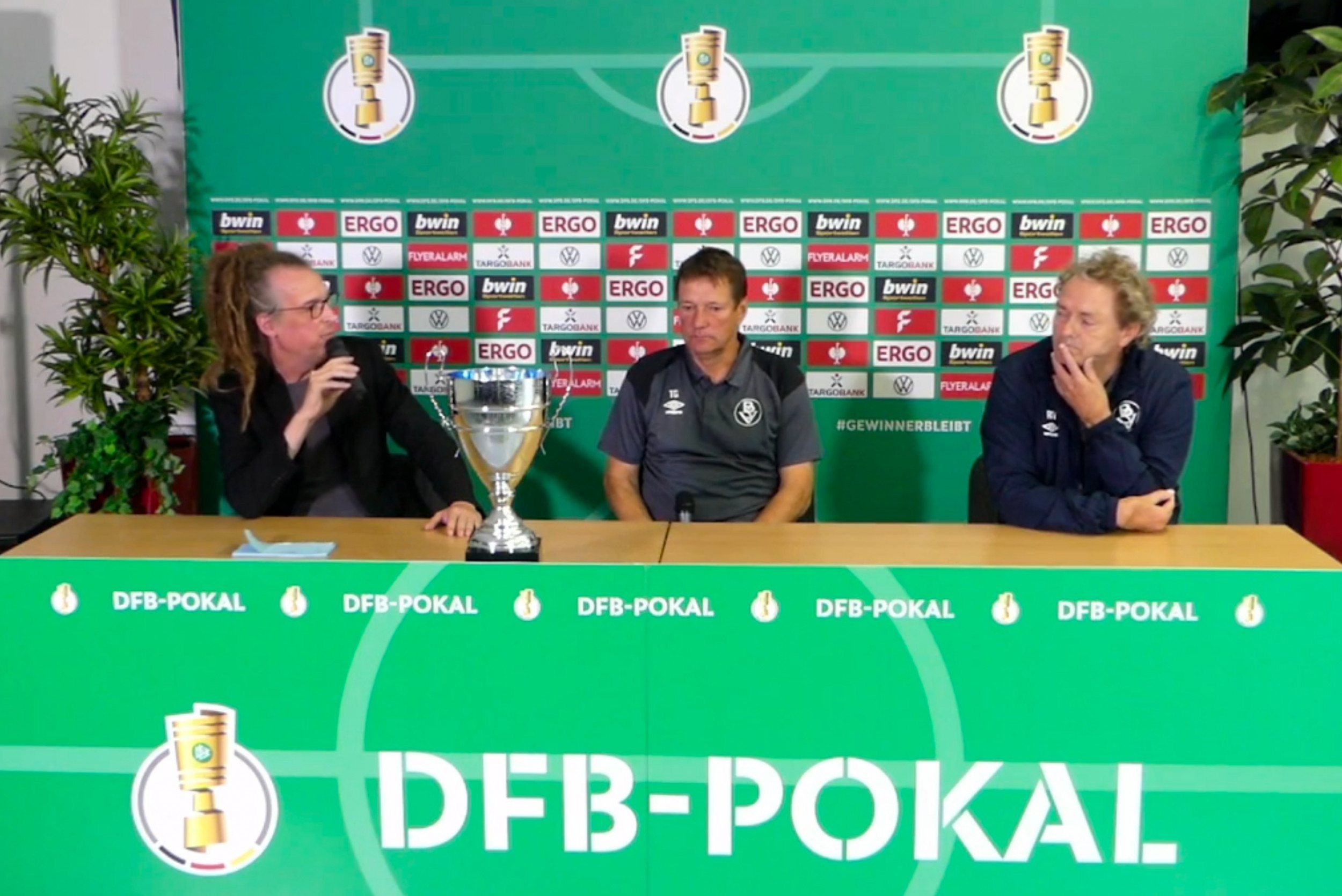 PK vor dem Spiel BSV-S04