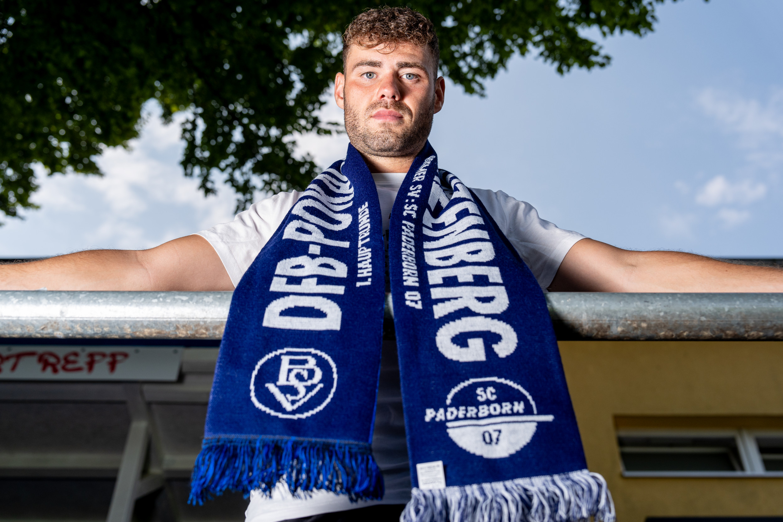 Der DFB-Pokal am Panzenberg Fanschal ist da.
