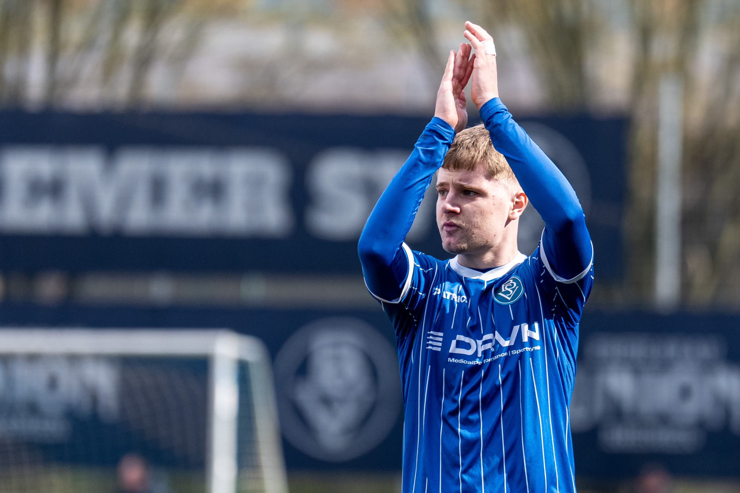 Luca Schlake verlängert